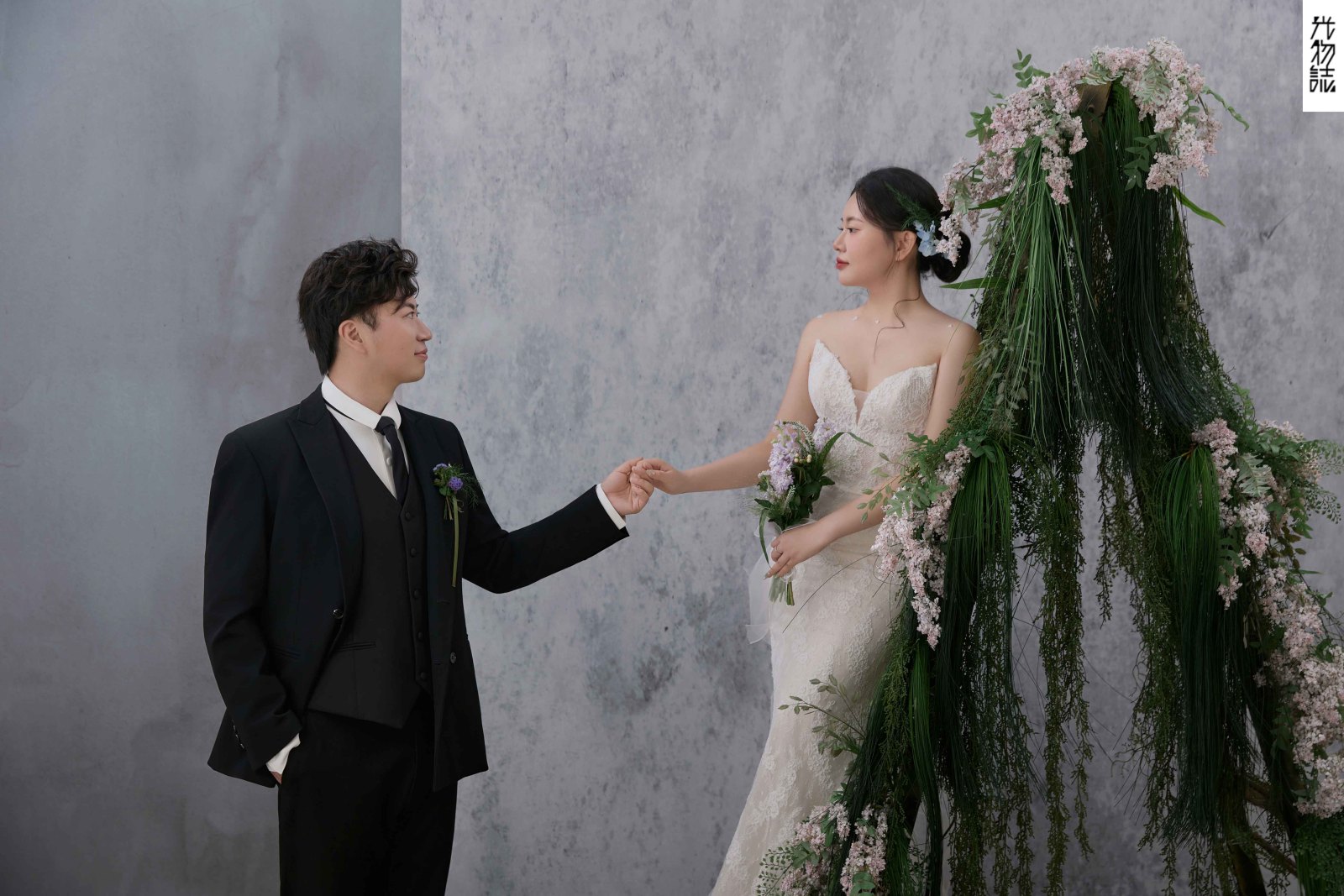 美到想哭1551孔令伟先生宋玥億女士极简棚拍婚纱照、极简棚拍、正林、眼睛就是测光仪，任何场地都能发挥成MVP、婚纱照