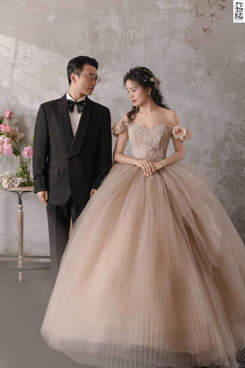 美到心里~李伟先生张馨尹女士极简棚拍婚纱照、极简棚拍  极简棚拍、正林、眼睛就是测光仪，任何场地都能发挥成MVP、婚纱照