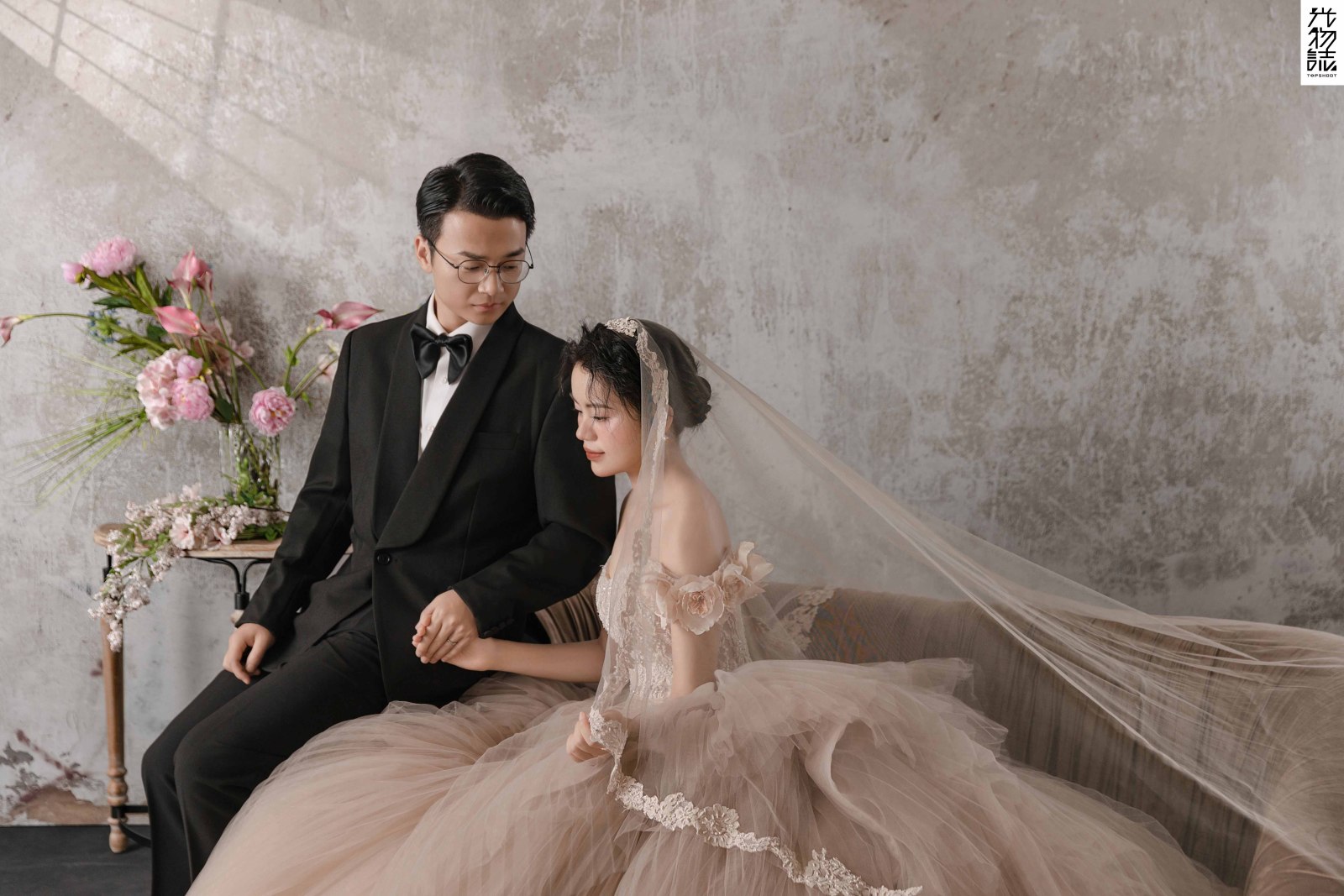 美到心里~李伟先生张馨尹女士极简棚拍婚纱照、极简棚拍  极简棚拍、正林、眼睛就是测光仪，任何场地都能发挥成MVP、婚纱照