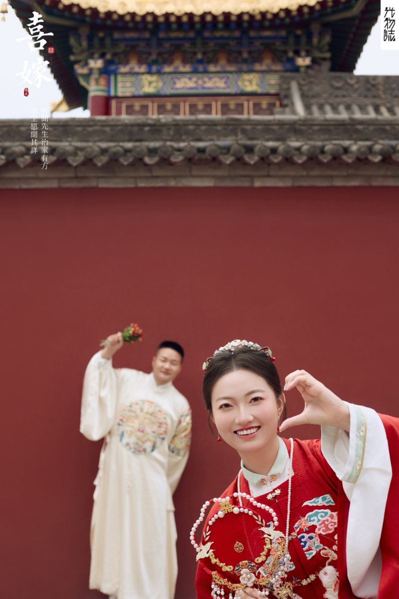 幸福感爆棚穆先生路女士中式传承婚纱照、中式传承、艾辰、偷偷练过读心术，精准预判每一个想法，细腻到心里、婚纱照