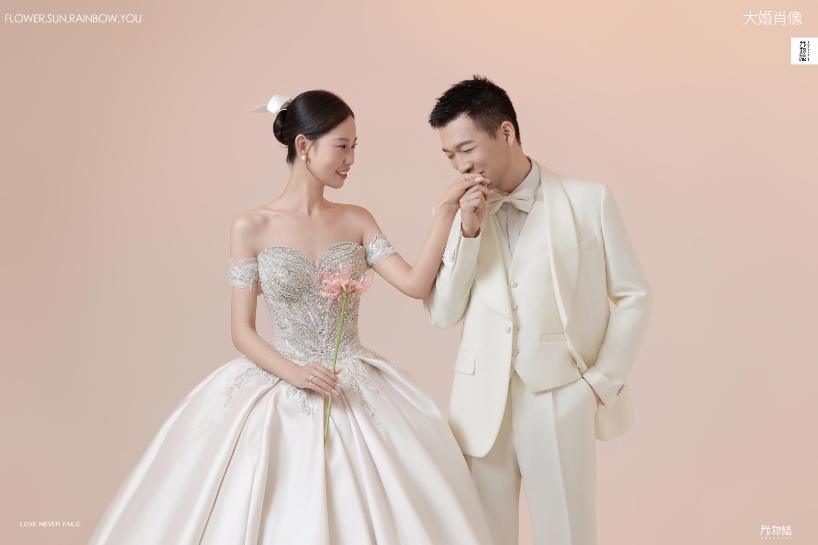 美到想哭1551贾西贝先生石瑞瑞女士极简棚拍婚纱照、极简棚拍、徐才皓、好像在听单口相声，开心到直不起腰，幸福感MAX、婚纱照