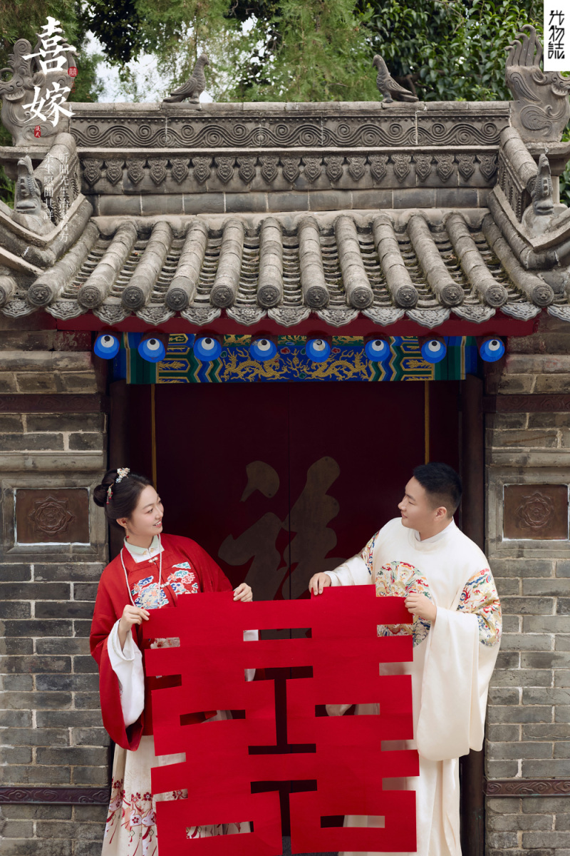 幸福感爆棚穆先生路女士中式传承婚纱照、中式传承、艾辰、偷偷练过读心术，精准预判每一个想法，细腻到心里、婚纱照