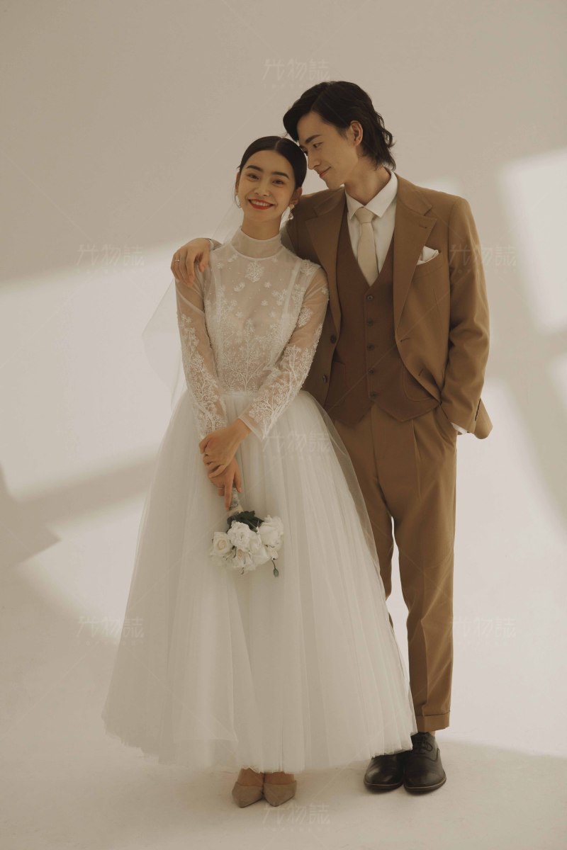 美到想哭1551李先生张女士极简棚拍婚纱照、极简棚拍、正林、眼睛就是测光仪，任何场地都能发挥成MVP、婚纱照