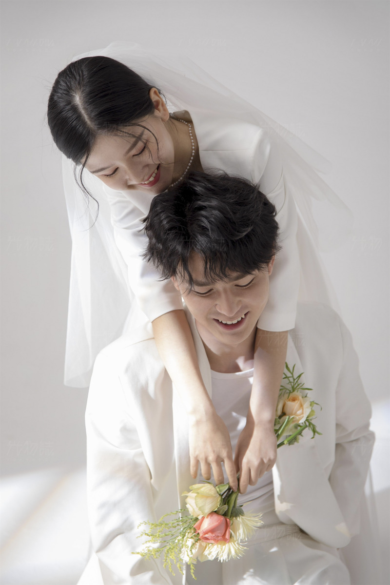 炒鸡甜~孙先生文女士极简棚拍婚纱照、极简棚拍、正林、眼睛就是测光仪，任何场地都能发挥成MVP、婚纱照