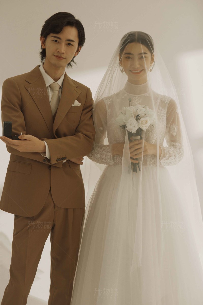 美到想哭1551李先生张女士极简棚拍婚纱照、极简棚拍、正林、眼睛就是测光仪，任何场地都能发挥成MVP、婚纱照