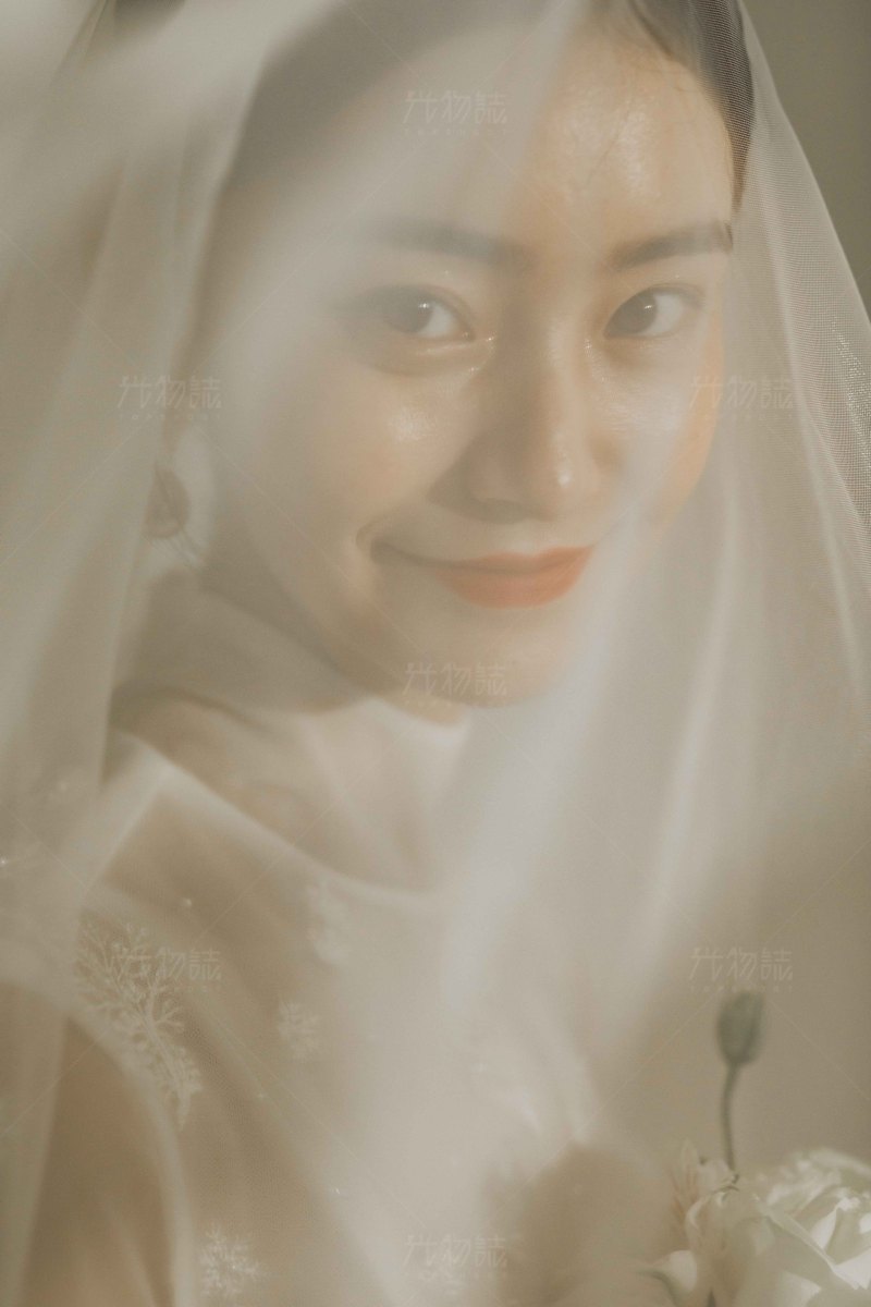 美到想哭1551李先生张女士极简棚拍婚纱照、极简棚拍、正林、眼睛就是测光仪，任何场地都能发挥成MVP、婚纱照
