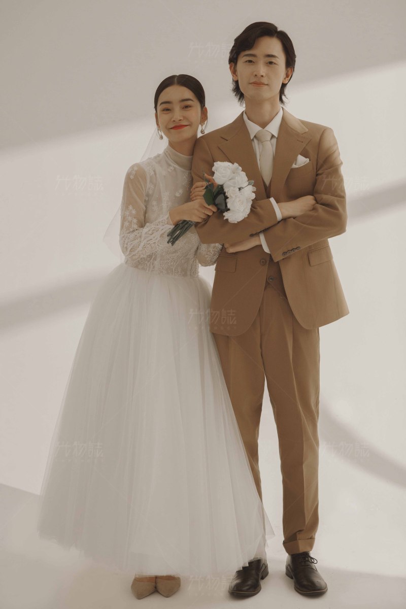 美到想哭1551李先生张女士极简棚拍婚纱照、极简棚拍、正林、眼睛就是测光仪，任何场地都能发挥成MVP、婚纱照