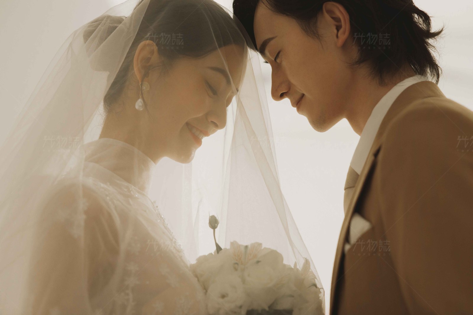 美到想哭1551李先生张女士极简棚拍婚纱照、极简棚拍、正林、眼睛就是测光仪，任何场地都能发挥成MVP、婚纱照