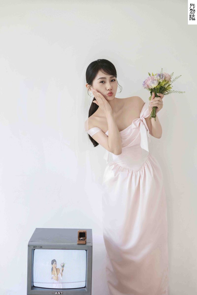 看一点小甜蜜~张先生极简棚拍婚纱照、极简棚拍、徐才皓、好像在听单口相声，开心到直不起腰，幸福感MAX、婚纱照