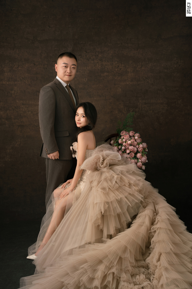 美到心里~向先生丰女士极简棚拍婚纱照、极简棚拍、刘康、六边形战士，不止是沟通，拍摄想法，创造思维样样拿捏。、婚纱照