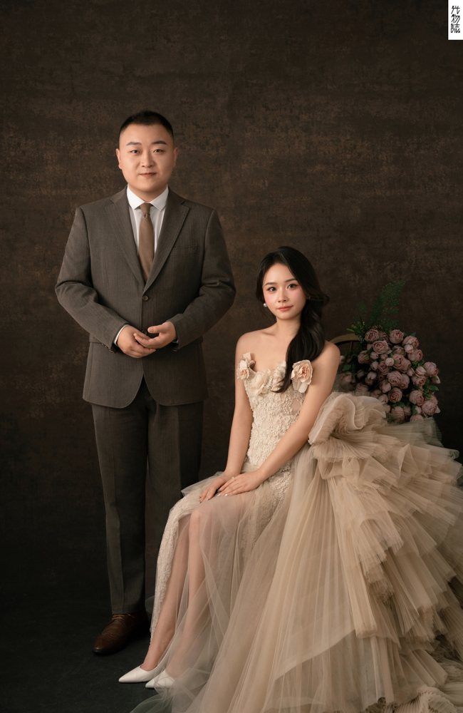 美到心里~向先生丰女士极简棚拍婚纱照、极简棚拍、刘康、六边形战士，不止是沟通，拍摄想法，创造思维样样拿捏。、婚纱照