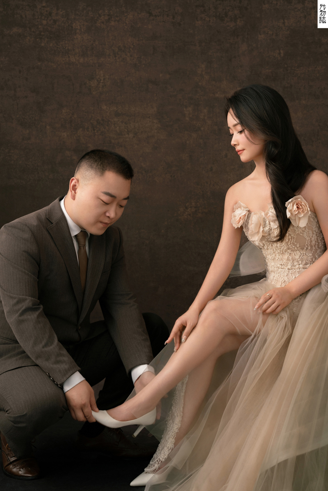 美到心里~向先生丰女士极简棚拍婚纱照、极简棚拍、刘康、六边形战士，不止是沟通，拍摄想法，创造思维样样拿捏。、婚纱照