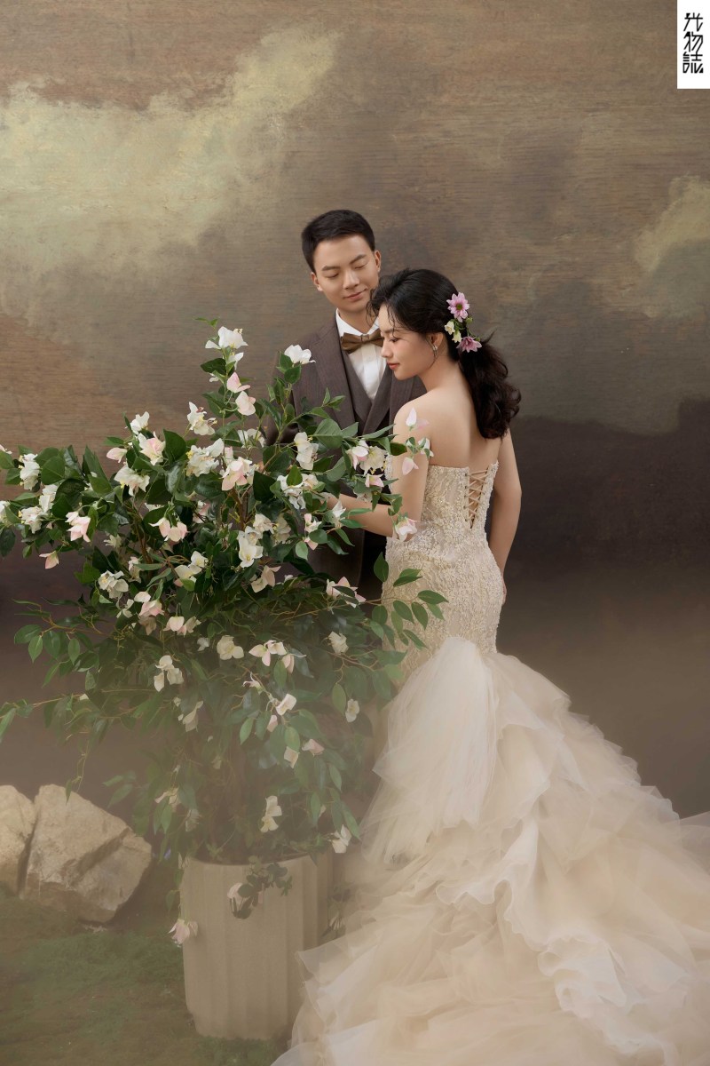 简单爱爱爱❤️黄先生张女士极简棚拍婚纱照、极简棚拍、正林、眼睛就是测光仪，任何场地都能发挥成MVP、婚纱照