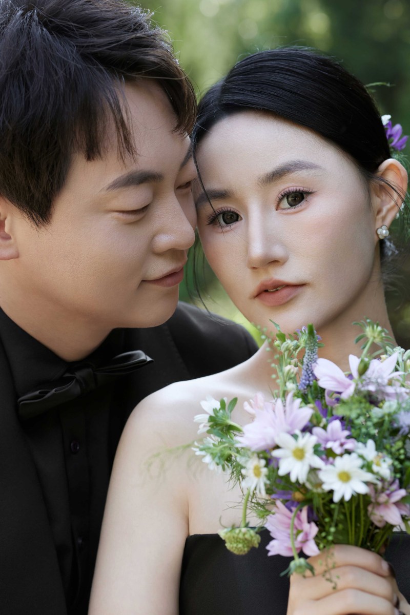 撒狗粮啦~何先生阴女士氛围森系婚纱照、氛围森系、毛磊、谁说拍照不能freestyle，创作灵感像吃了炫迈停不下来、婚纱照
