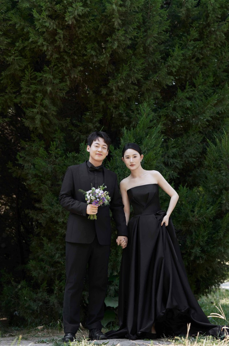 撒狗粮啦~何先生阴女士氛围森系婚纱照、氛围森系、毛磊、谁说拍照不能freestyle，创作灵感像吃了炫迈停不下来、婚纱照