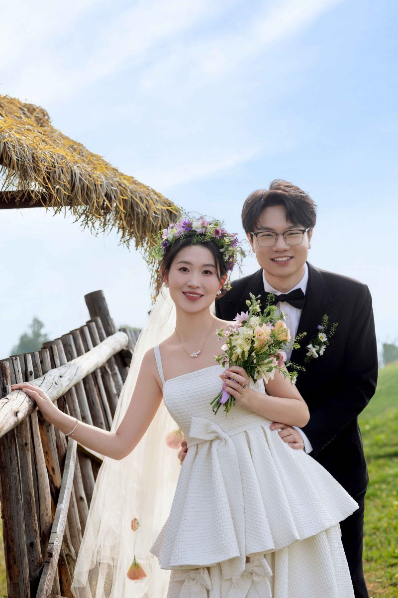 极致情绪！任先生尹女士氛围森系婚纱照、氛围森系、毛磊、谁说拍照不能freestyle，创作灵感像吃了炫迈停不下来、婚纱照