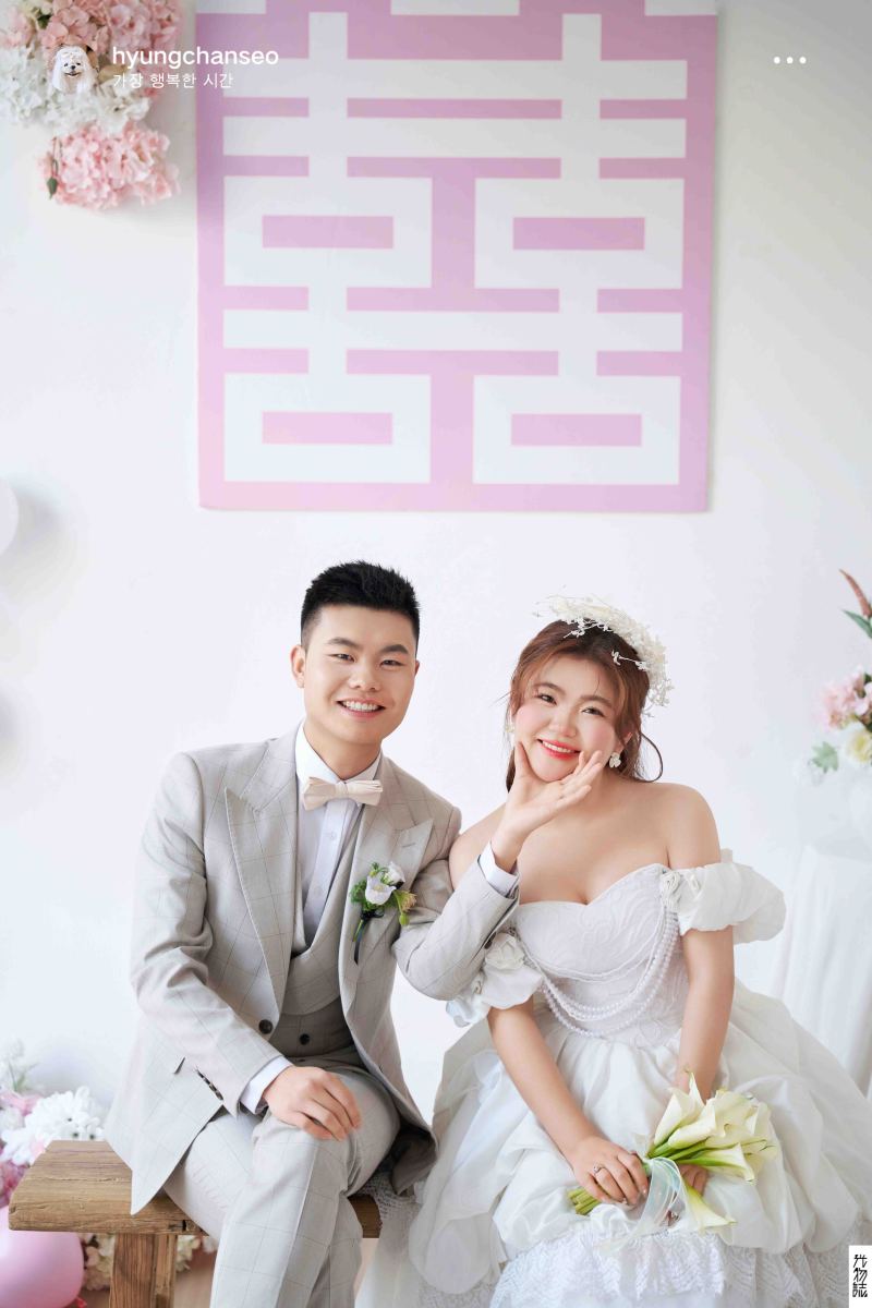 新鲜出炉:)顾先生方女士极简棚拍婚纱照、极简棚拍、毛磊、谁说拍照不能freestyle，创作灵感像吃了炫迈停不下来、婚纱照