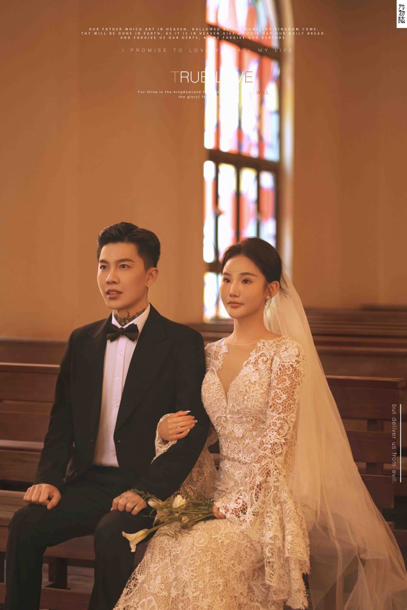 爱情电影。周寒先生陶睿女士电影纪实婚纱照、电影纪实、白玛、怀疑是不是修导演系，拍照像电影一样的构图和质感、婚纱照