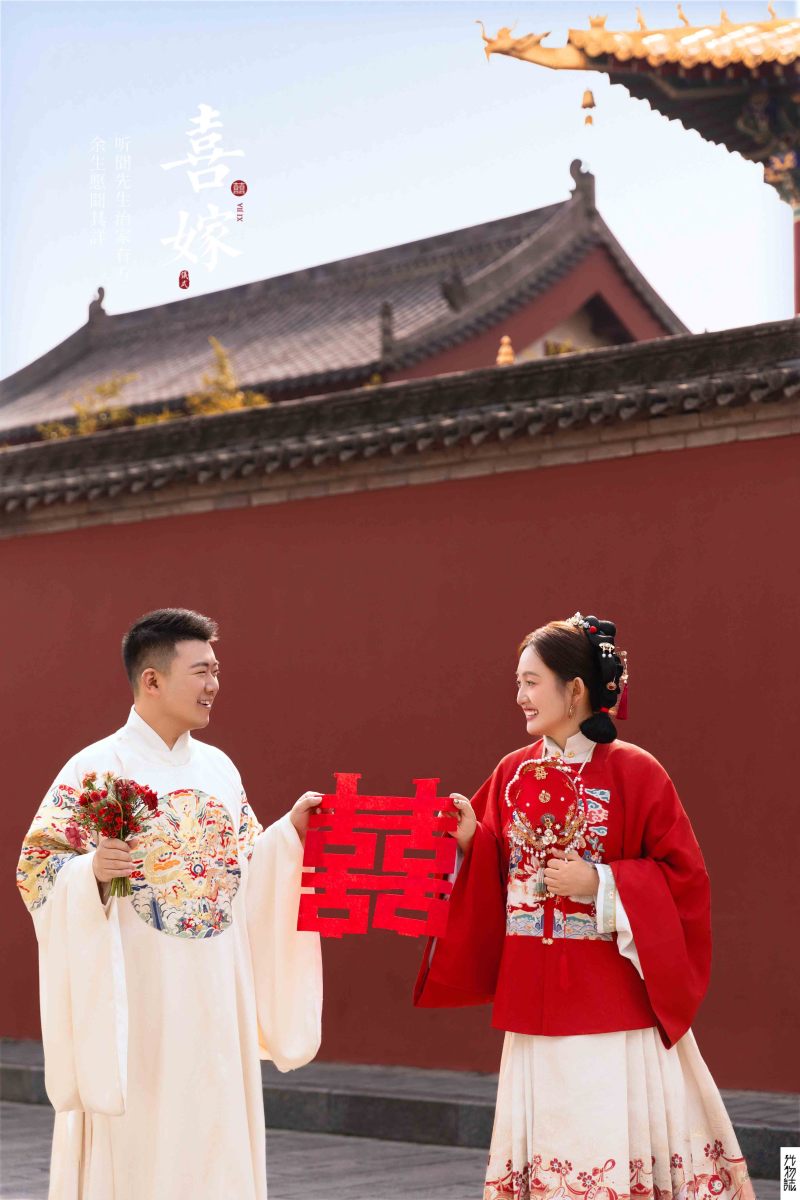 幸福感爆棚马成鑫先生万彭倩女士中式传承婚纱照、中式传承、韩松、行走的放大镜，现场细节，姿态指导的掌控者、婚纱照