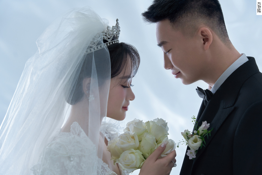 太太太太可了~~！袁先生宗女士极简棚拍婚纱照、极简棚拍、刘康、六边形战士，不止是沟通，拍摄想法，创造思维样样拿捏。、婚纱照