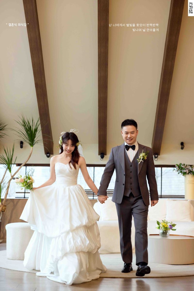 太太太太可了~~！兰沛先生张静博女士物誌生活婚纱照、物誌生活、白玛、怀疑是不是修导演系，拍照像电影一样的构图和质感、婚纱照