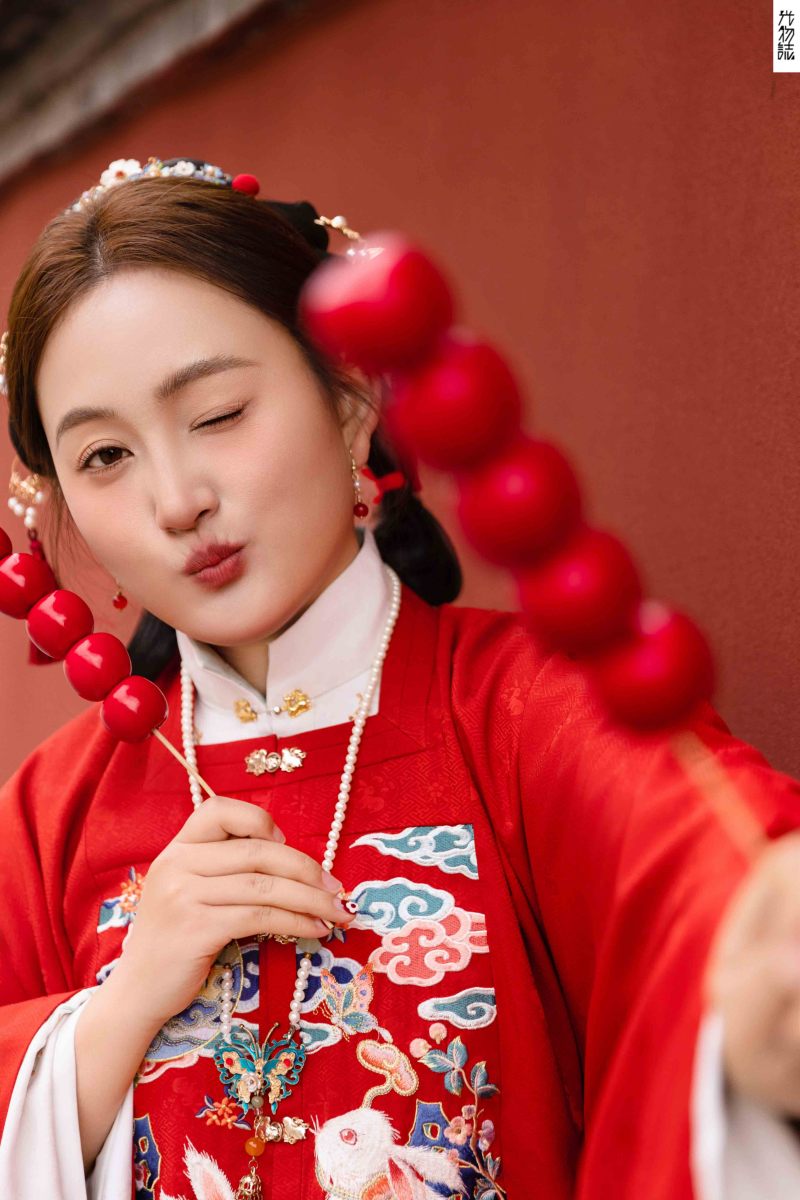 幸福感爆棚马成鑫先生万彭倩女士中式传承婚纱照、中式传承、韩松、行走的放大镜，现场细节，姿态指导的掌控者、婚纱照
