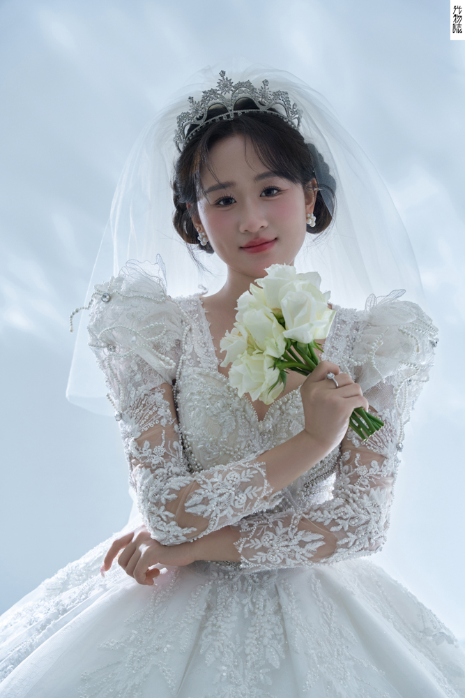 太太太太可了~~！袁先生宗女士极简棚拍婚纱照、极简棚拍、刘康、六边形战士，不止是沟通，拍摄想法，创造思维样样拿捏。、婚纱照