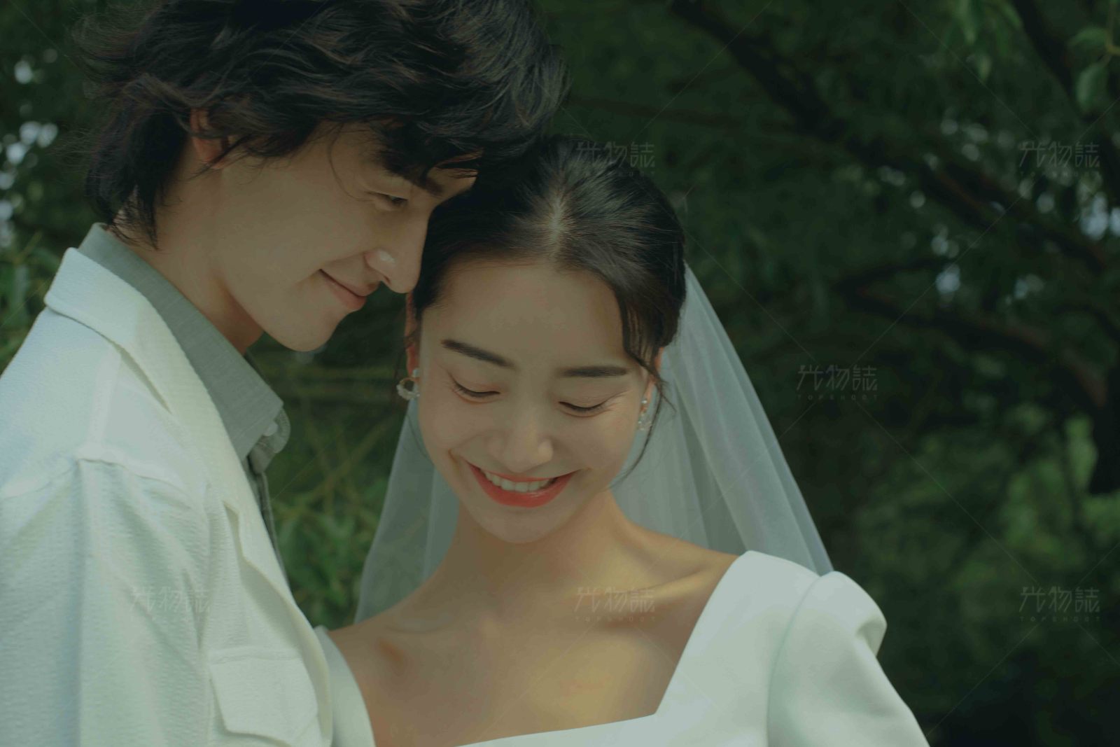 美到想哭1551赵先生李女士氛围森系婚纱照、氛围森系、于志尧、光影掌控者、情绪的记录者。唠一唠，欢乐的一天 美美的照片。、婚纱照