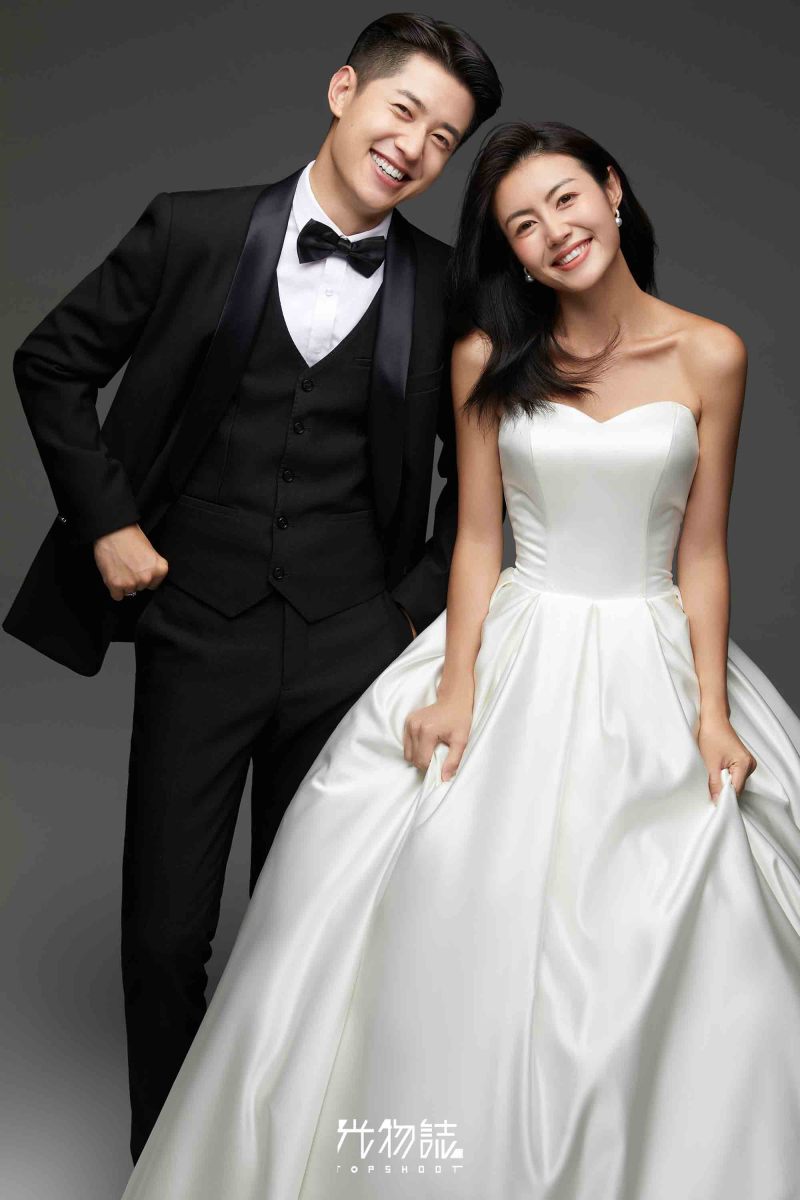 简单爱爱爱❤️刘涛先生王女士极简棚拍婚纱照、极简棚拍、于志尧、光影掌控者、情绪的记录者。唠一唠，欢乐的一天 美美的照片。、婚纱照