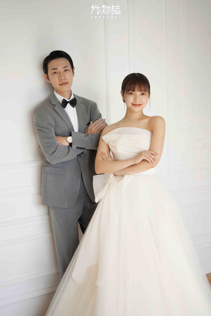 小小小清新:)刘先生刘女士极简棚拍婚纱照、极简棚拍、于志尧、光影掌控者、情绪的记录者。唠一唠，欢乐的一天 美美的照片。、婚纱照