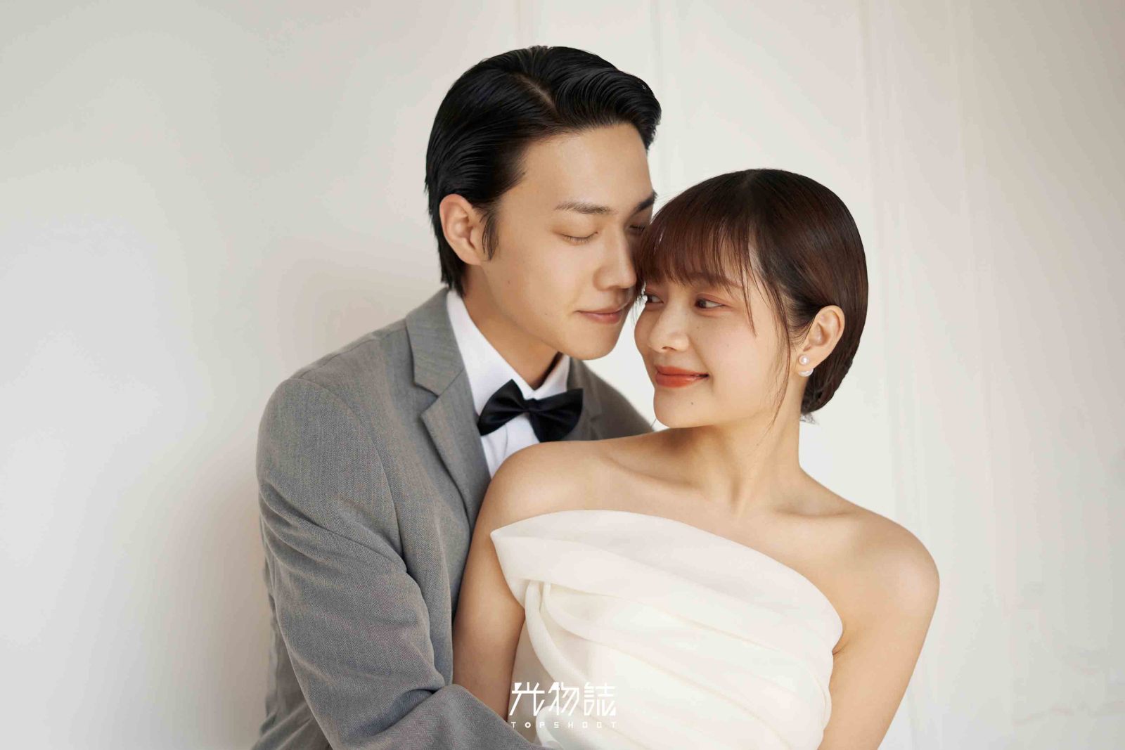 小小小清新:)刘先生刘女士极简棚拍婚纱照、极简棚拍、于志尧、光影掌控者、情绪的记录者。唠一唠，欢乐的一天 美美的照片。、婚纱照