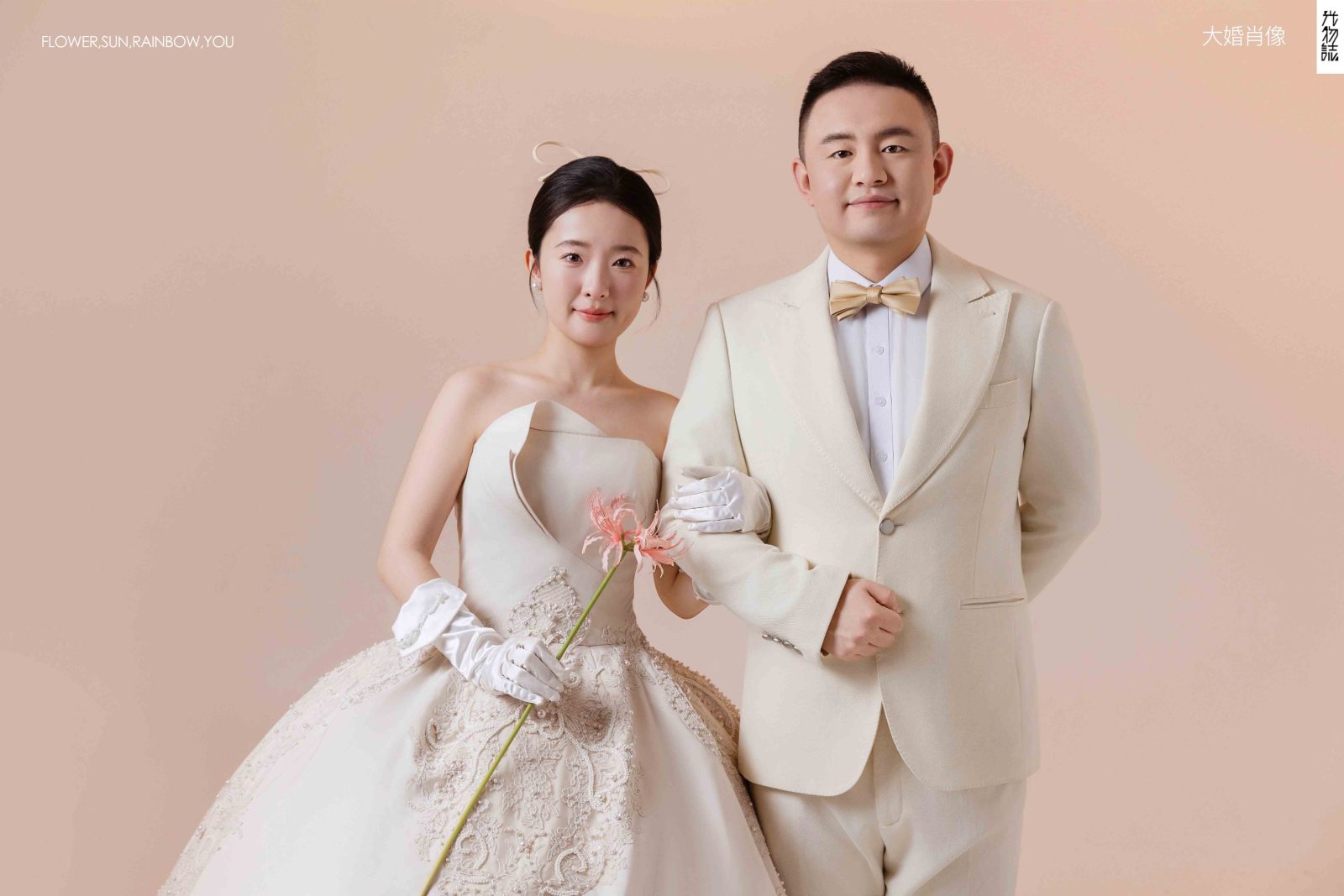 极致情绪！王凯先生焦静怡女士极简棚拍婚纱照、极简棚拍、韩松、行走的放大镜，现场细节，姿态指导的掌控者、婚纱照
