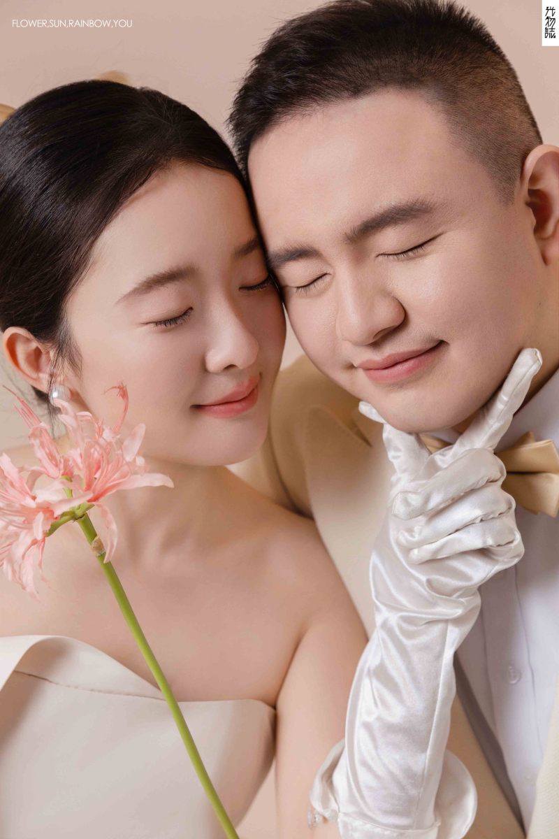 极致情绪！王凯先生焦静怡女士极简棚拍婚纱照、极简棚拍、韩松、行走的放大镜，现场细节，姿态指导的掌控者、婚纱照