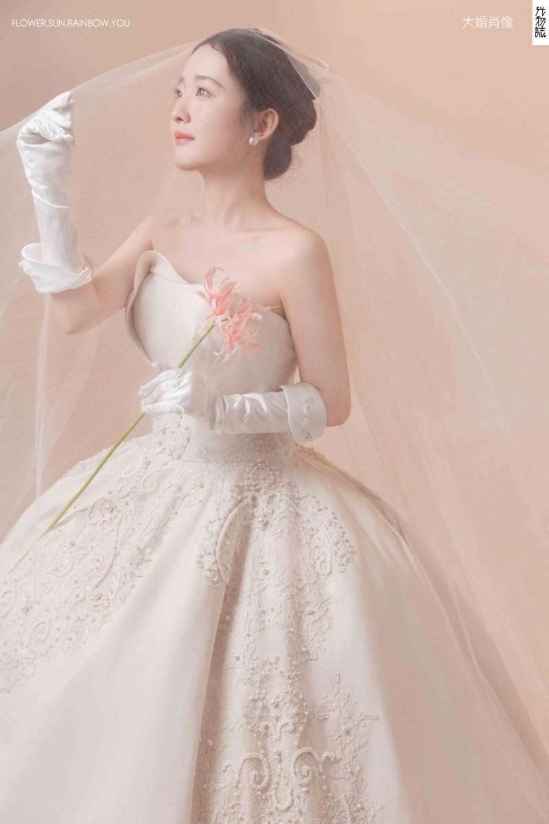 极致情绪！王凯先生焦静怡女士极简棚拍婚纱照、极简棚拍、韩松、行走的放大镜，现场细节，姿态指导的掌控者、婚纱照