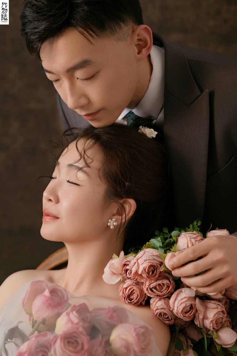 美到心里~王雁楠先生徐仪铭女士极简棚拍婚纱照、极简棚拍、正林、眼睛就是测光仪，任何场地都能发挥成MVP、婚纱照