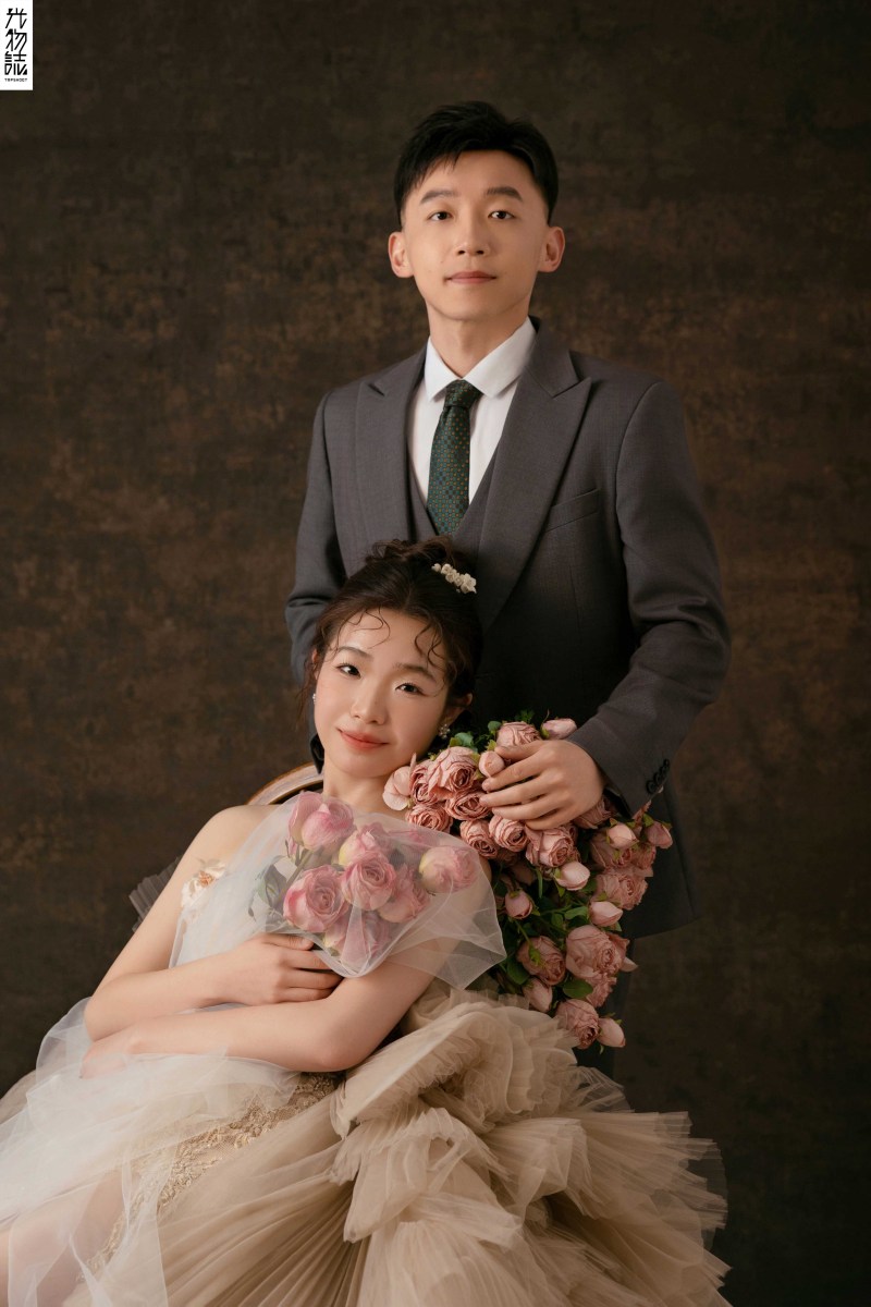 美到心里~王雁楠先生徐仪铭女士极简棚拍婚纱照、极简棚拍、正林、眼睛就是测光仪，任何场地都能发挥成MVP、婚纱照
