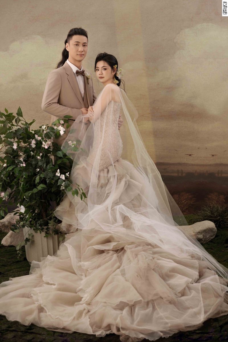 新鲜出炉:)冯佳豪先生李媖婕女士极简棚拍婚纱照、极简棚拍、韩松、行走的放大镜，现场细节，姿态指导的掌控者、婚纱照