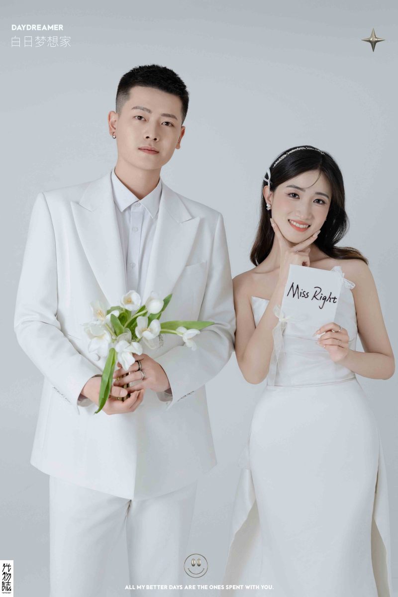 爱情电影。崔先生宁女士氛围森系婚纱照、极简棚拍、正林、眼睛就是测光仪，任何场地都能发挥成MVP、婚纱照