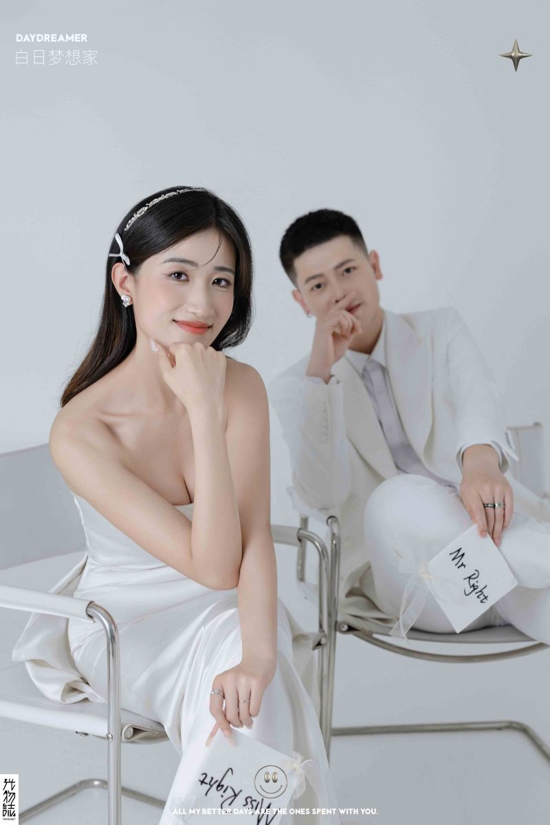 爱情电影。崔先生宁女士氛围森系婚纱照、极简棚拍、正林、眼睛就是测光仪，任何场地都能发挥成MVP、婚纱照