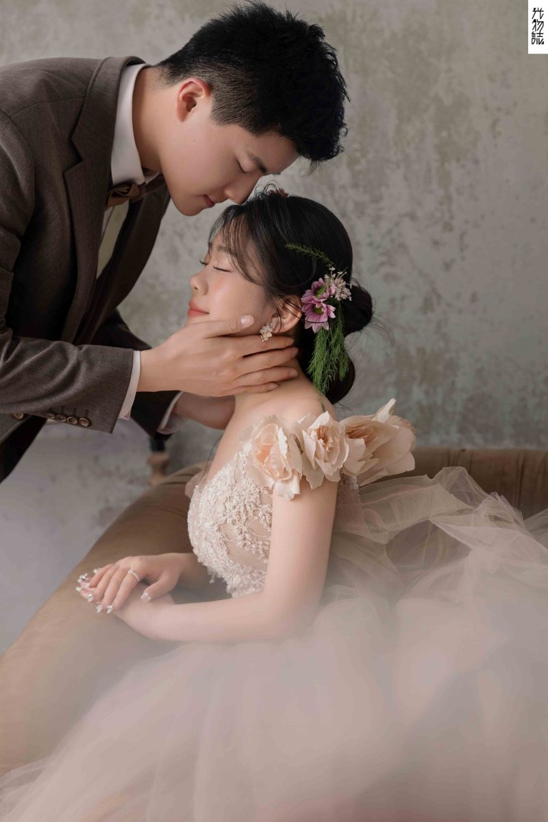 新鲜出炉:)陶进先生陈月女士极简棚拍婚纱照、极简棚拍、韩松、行走的放大镜，现场细节，姿态指导的掌控者、婚纱照