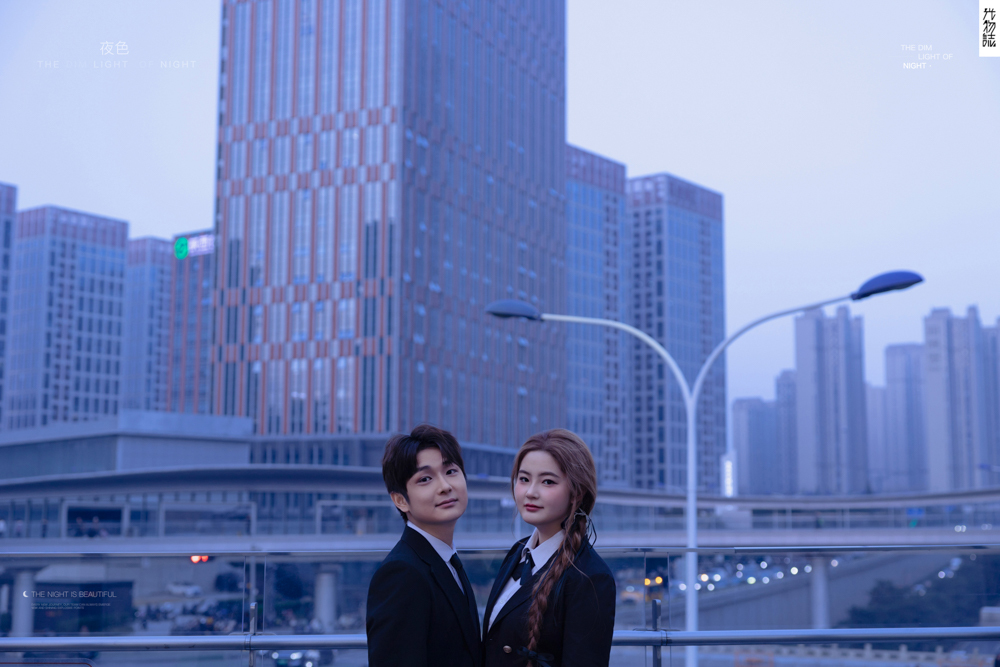 宝藏情侣~高先生卢女士电影纪实婚纱照、极简棚拍  电影纪实、木子、唠嗑型选手，构图多变、情绪拿捏，特写YYDS、婚纱照