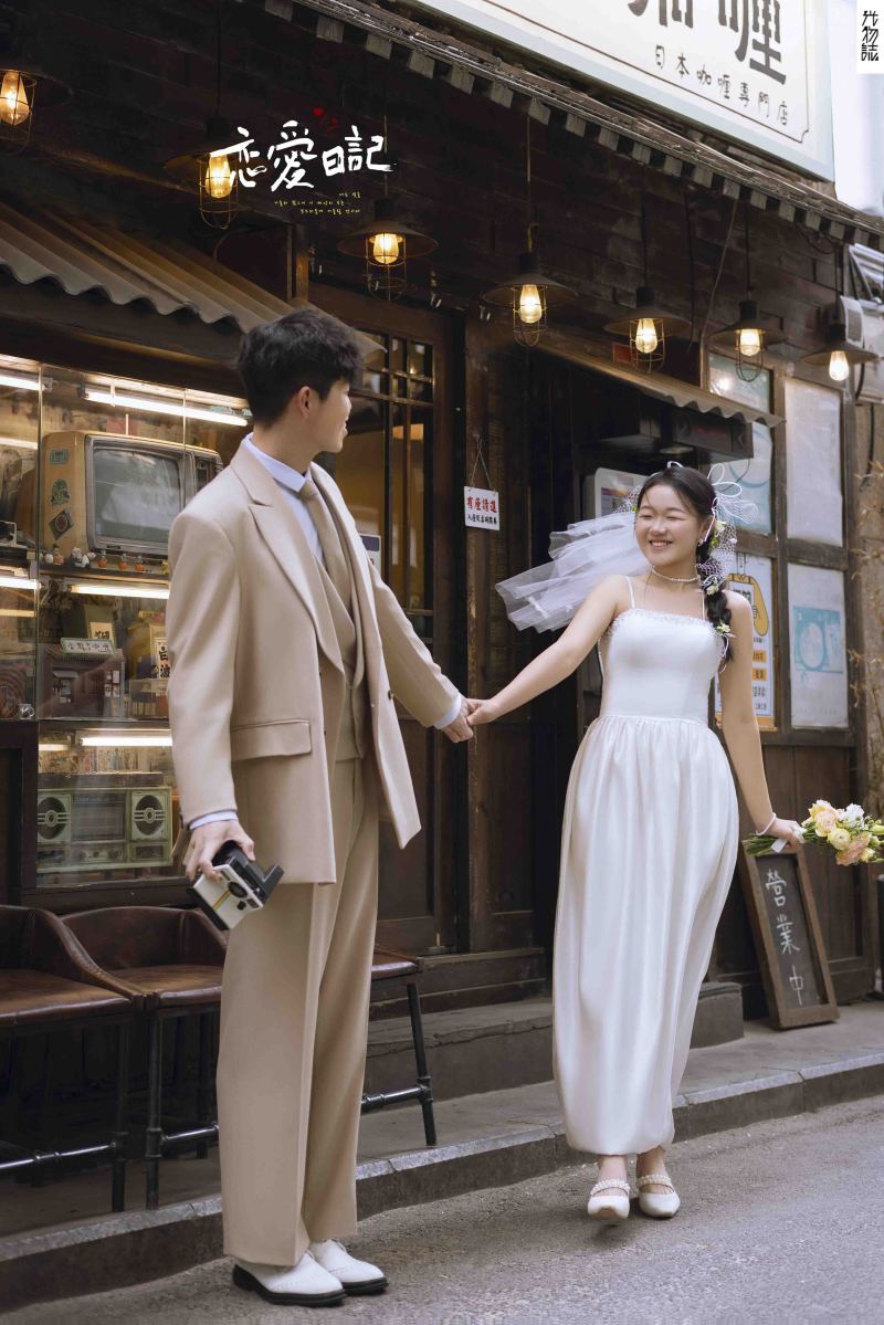 新鲜出炉:)袁先生赵女士物誌生活婚纱照、物誌生活、徐才皓、好像在听单口相声，开心到直不起腰，幸福感MAX、婚纱照