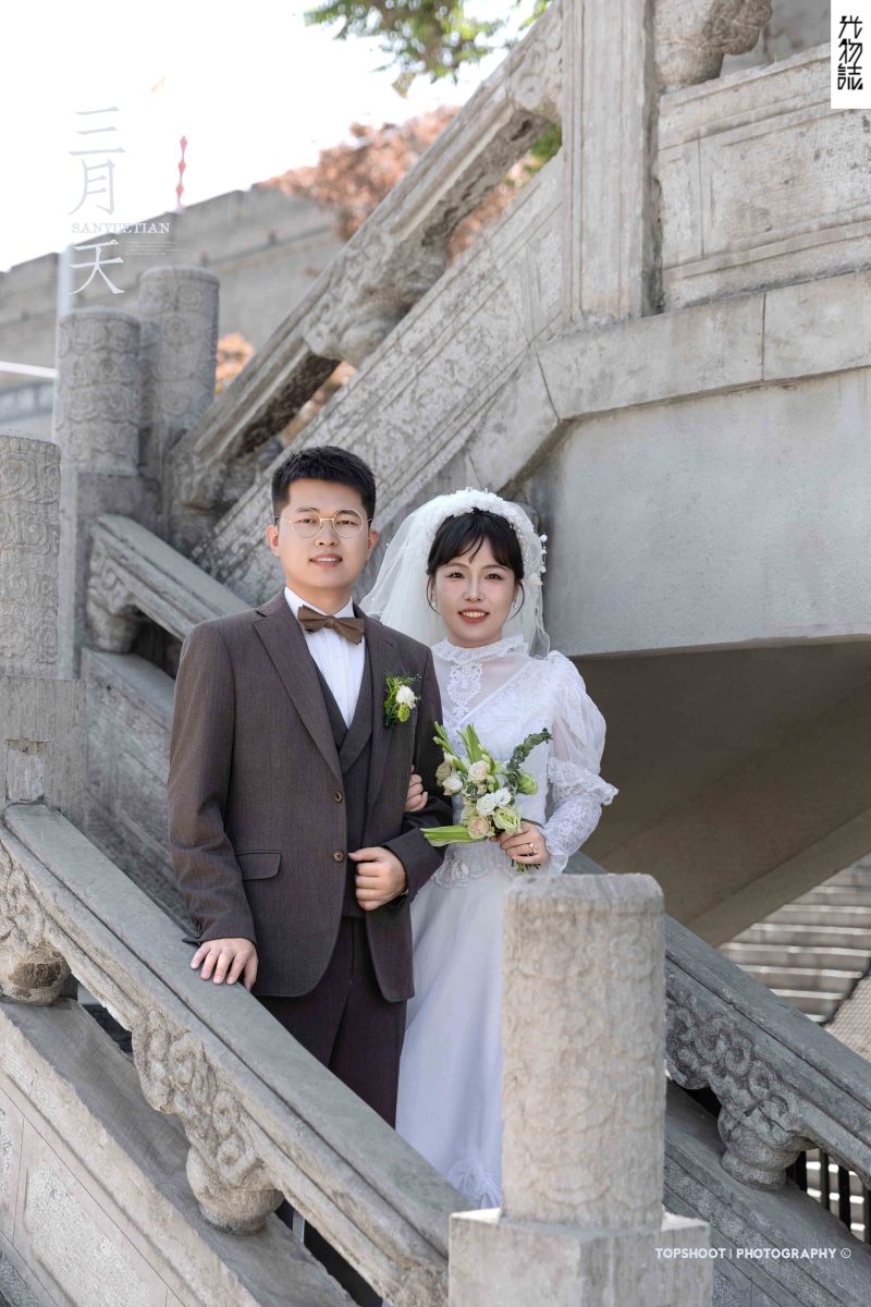 幸福感爆棚段惠杰先生李梦园女士怀旧复古婚纱照、怀旧复古、韩松、行走的放大镜，现场细节，姿态指导的掌控者、婚纱照