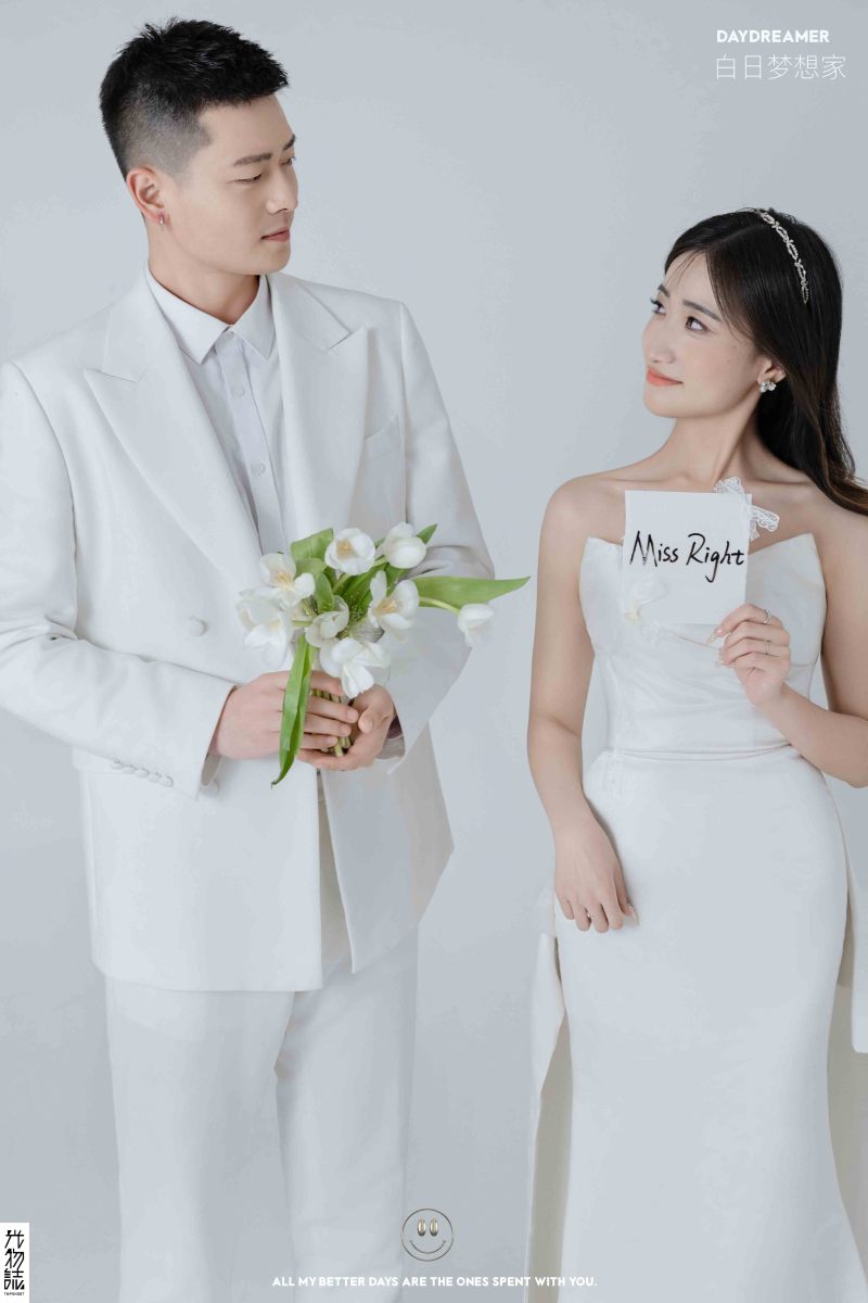 爱情电影。崔先生宁女士氛围森系婚纱照、极简棚拍、正林、眼睛就是测光仪，任何场地都能发挥成MVP、婚纱照