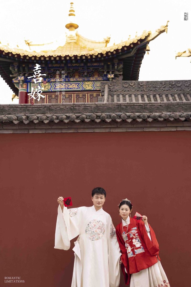 新鲜出炉:)赵先生杨女士怀旧复古婚纱照、怀旧复古、徐才皓、好像在听单口相声，开心到直不起腰，幸福感MAX、婚纱照
