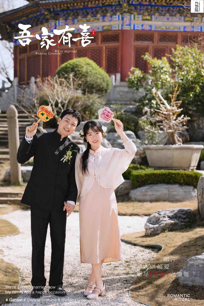 新鲜出炉:)付瑜亮先生向玉芳女士怀旧复古婚纱照、怀旧复古、韩松、行走的放大镜，现场细节，姿态指导的掌控者、婚纱照