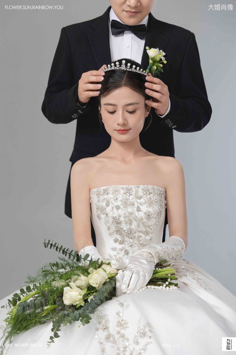 宝藏情侣~曾先生王女士极简棚拍婚纱照、极简棚拍、毛磊、谁说拍照不能freestyle，创作灵感像吃了炫迈停不下来、婚纱照