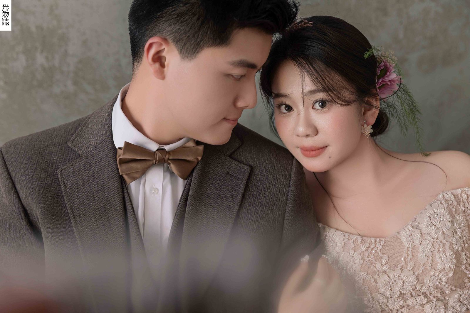 新鲜出炉:)陶进先生陈月女士极简棚拍婚纱照、极简棚拍、韩松、行走的放大镜，现场细节，姿态指导的掌控者、婚纱照