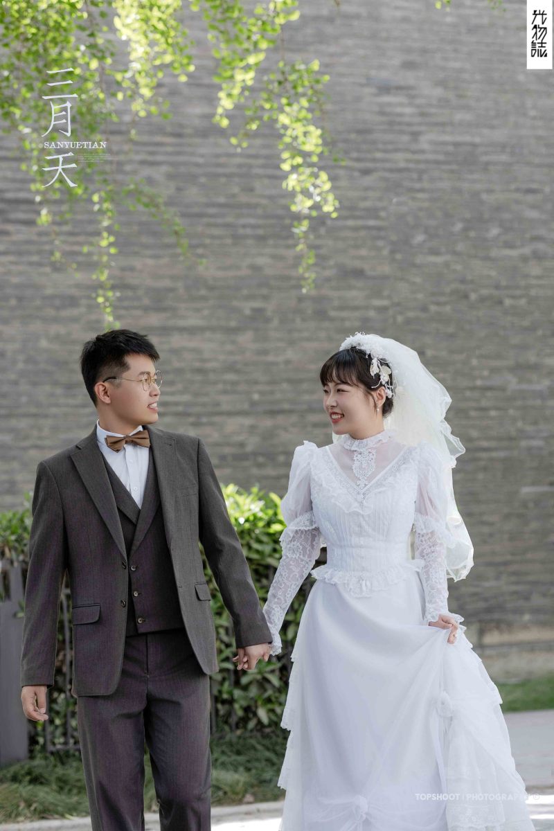 幸福感爆棚段惠杰先生李梦园女士怀旧复古婚纱照、怀旧复古、韩松、行走的放大镜，现场细节，姿态指导的掌控者、婚纱照