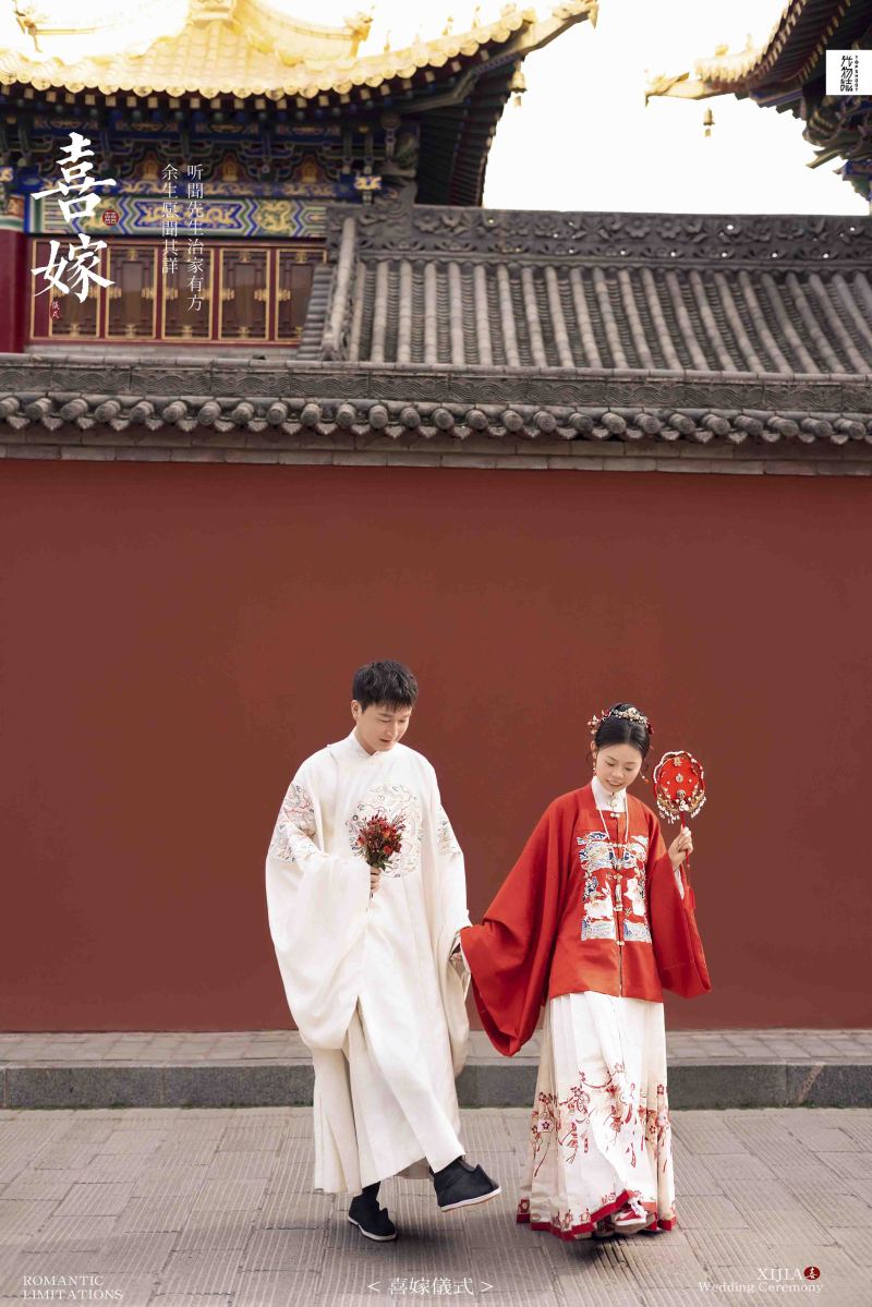 新鲜出炉:)赵先生杨女士怀旧复古婚纱照、怀旧复古、徐才皓、好像在听单口相声，开心到直不起腰，幸福感MAX、婚纱照